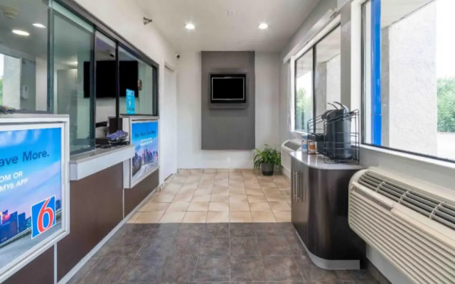 Motel 6 Rolling Meadows, IL - Chicago Northwest