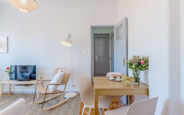 Renovated Sunny Apartment with Balcony, By TimeCooler