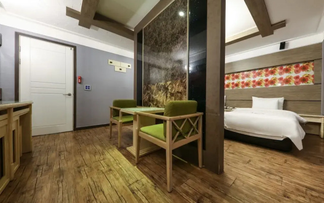 Amore Motel