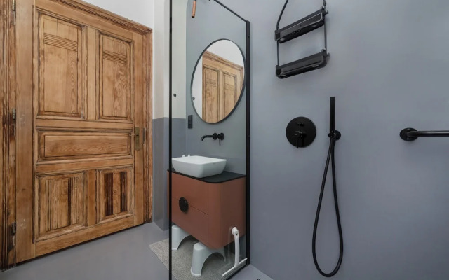Retro Apartment in Wroclaw by Renters