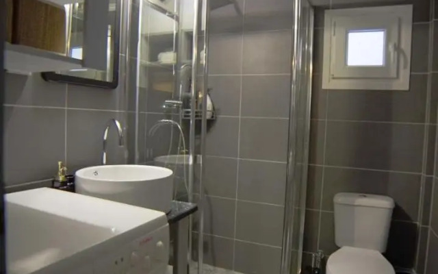 D16 Athens Apartment - 5' mins to Petralona Metro