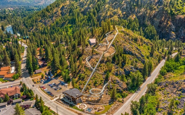 Snowstorm Studio on Icicle Village