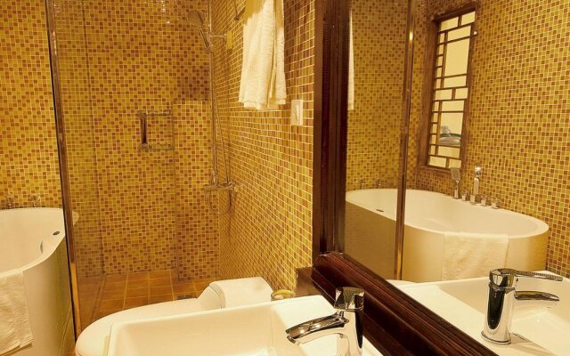 Royal Suites & Tower