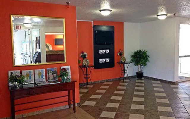 Motel 6 Rockford