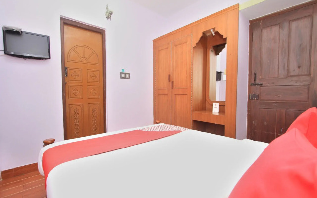 OYO 13597 Travel Stay Residency