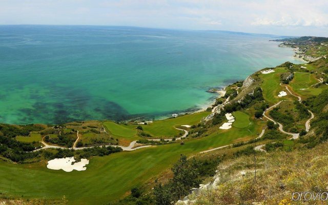 Thracian Cliffs Golf & Beach Resort