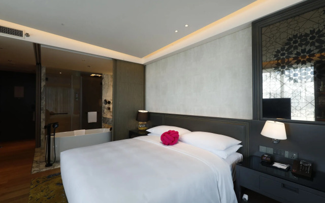 Renaissance Hangzhou Northeast Hotel