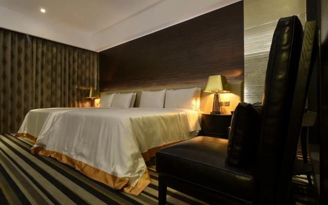Puli Ease Hotel