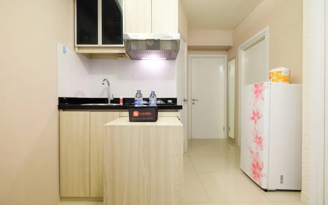 Easy Access to Mall Green Pramuka Apartment