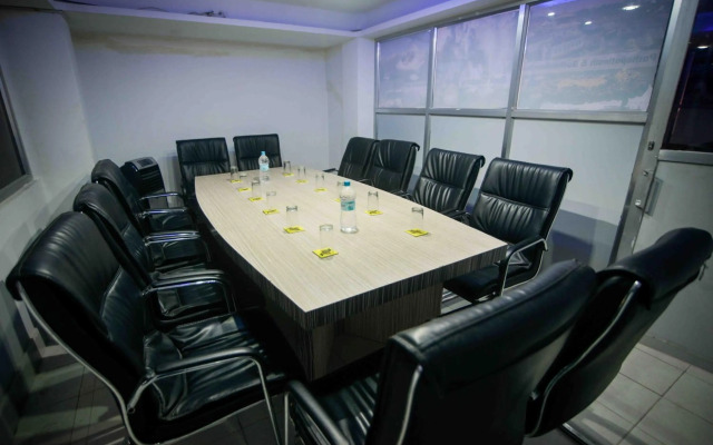 OYO 789 Hotel Shivam Plaza