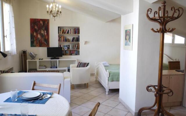 Studio 6 - a Quiet And Spacious Studio Flat in the Old Town