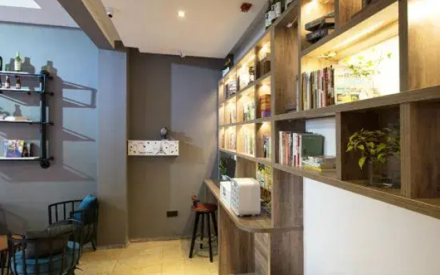 Manbo Meiyi Qingju Hotel (Yichang Shuiyuecheng Branch)