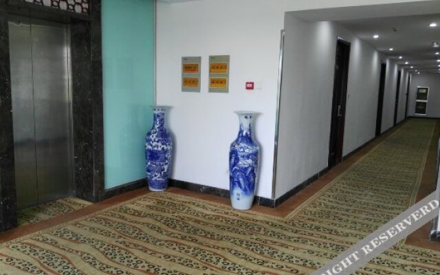 Yantai Wired House Business Hotel