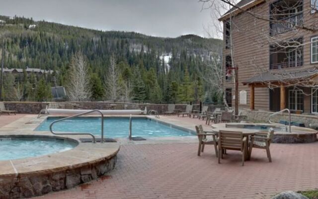 Buffalo Lodge by Summit County Mountain Retreats