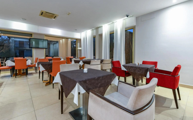 Hotel Arya by Mauro