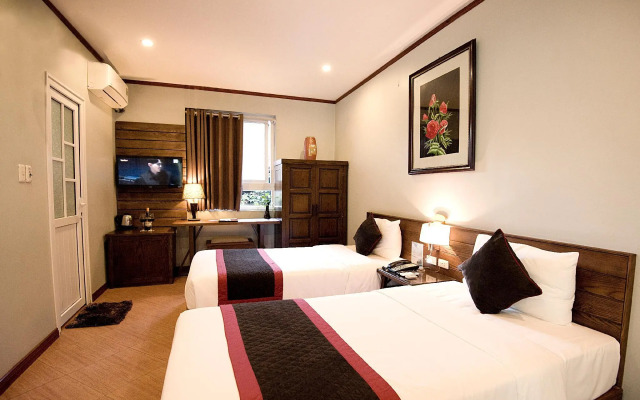 City Bay Hotel