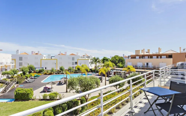 CG 12B - Pool - Cabanas Gardens