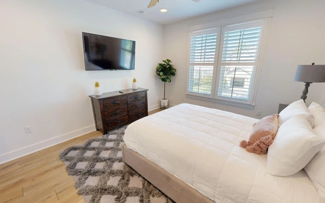 Seaside Serenity 5 Bedroom Home