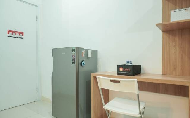 Lovely and Strategic Studio at Green Pramuka Apartment