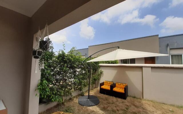 Accra Cozy Retreat With 2 Bedrooms