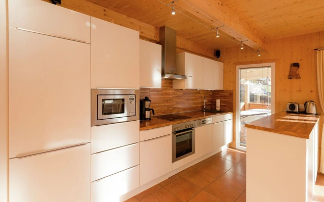 Luxurious Chalet in Hohentauern With Jacuzzi Near Lake