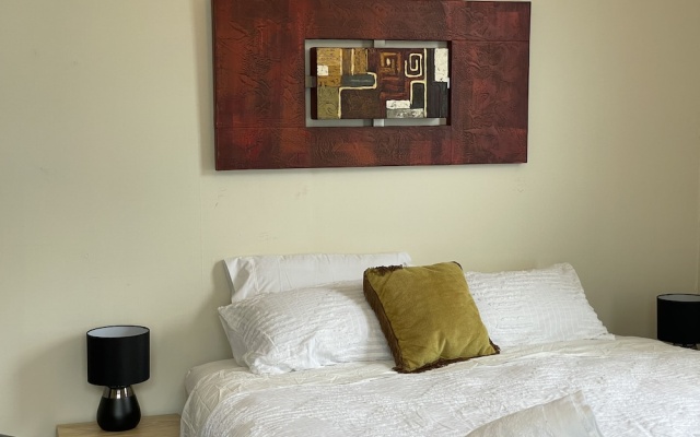 Ocean Front Cottage Napier – Guest Rooms – Napier