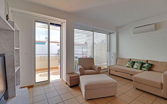 Monte Gordo Downtown by Homing