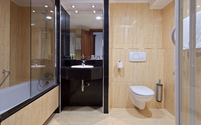 Melia White House Apartments