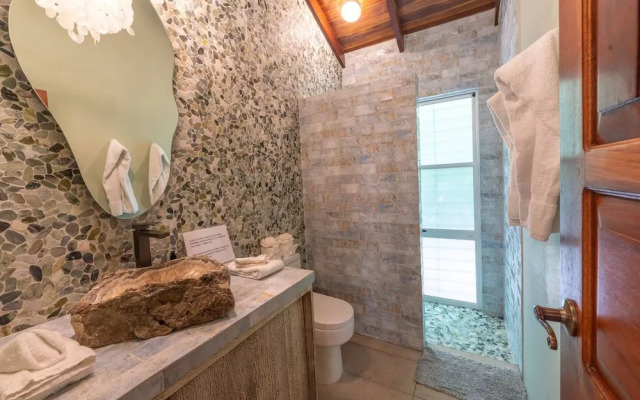 Casa Bonita - 5BR With Pool Walk to Beach