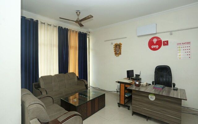 OYO 5285 Apartment Impact Associates
