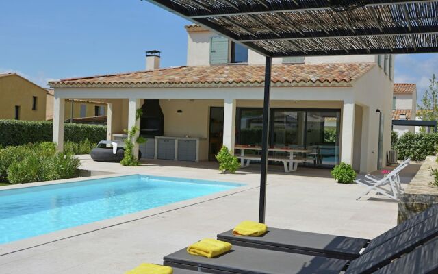 Vibrant Villa in Malaucène With Private Garden