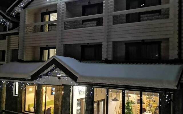 Отель Whiteberry