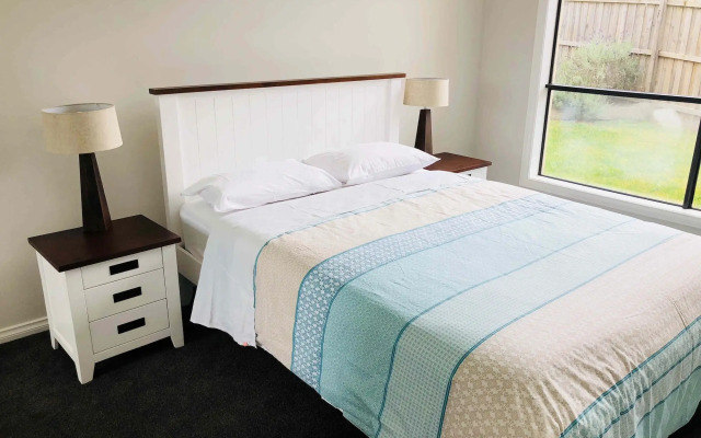 Apollo Bay Seal Apartments
