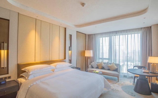 Sheraton Yunfu Xinxing Hotel