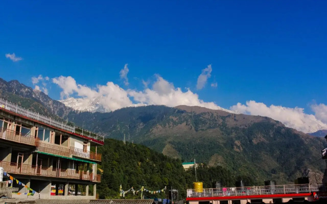 M Hotel & Restaurant