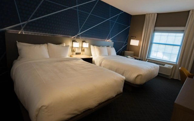 Comfort Inn & Suites River City Decatur