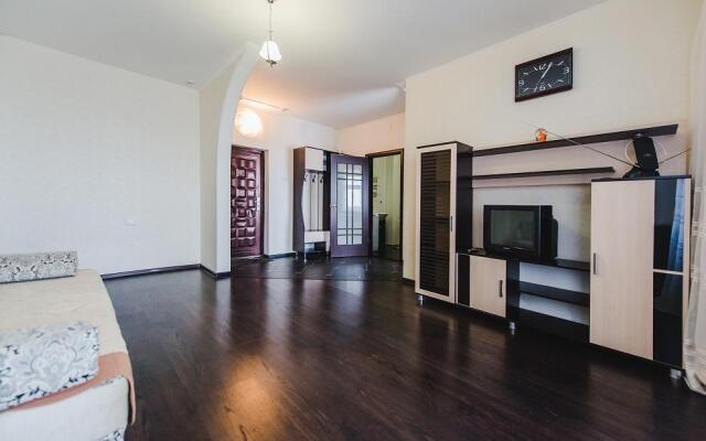 Декабрист на улице Генерала Белика 13