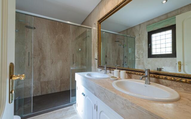 Awesome beachfront terrace By CanariasGetaway