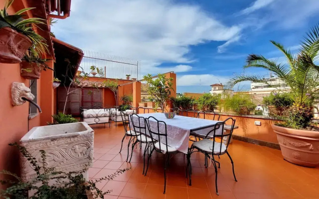 Treasurerome Spanish Steps Penthouse 4BR