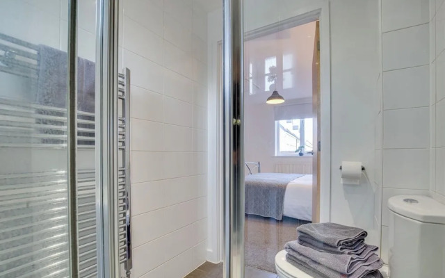 Quaint 1 Bedroom 1st Floor Flat