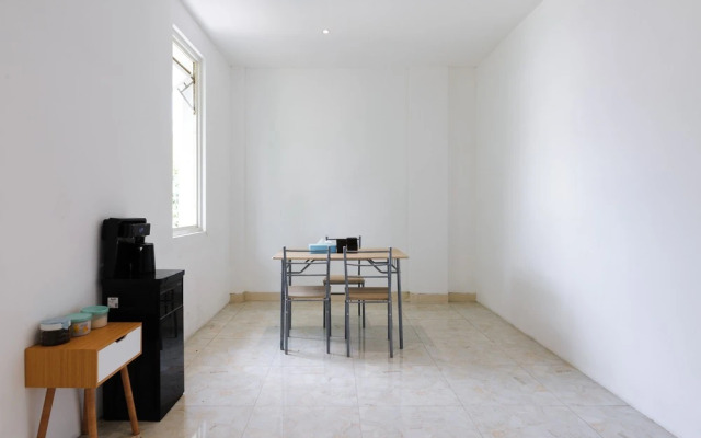 Sans Hotel La Vida Malang