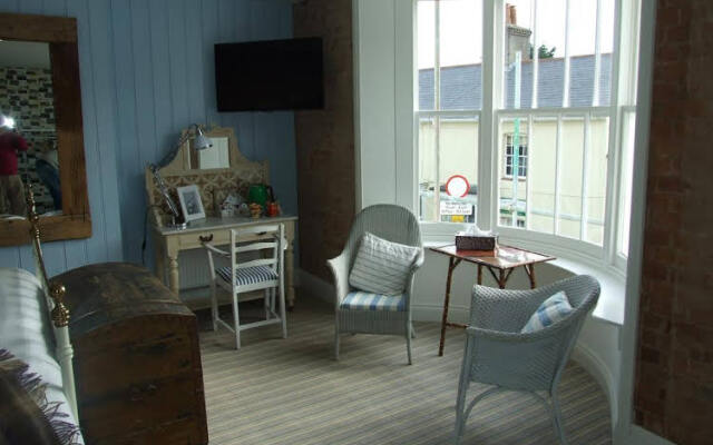 Lulworth Cove Inn