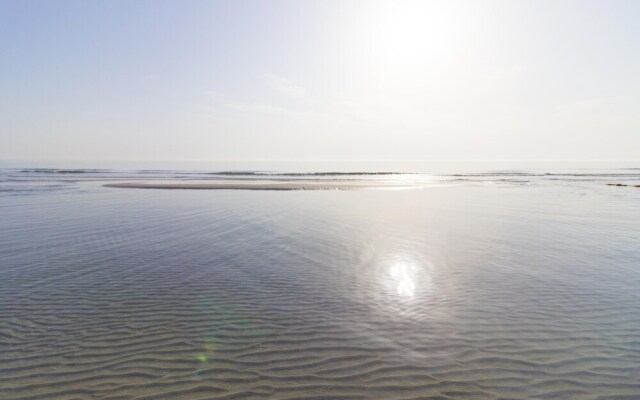 Flat Desirè Close To Beaches with Sight Castle, Terrace, Wi-Fi