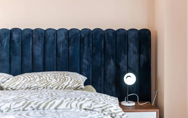 Spacious City-view Apartment Overlooking Shkod r