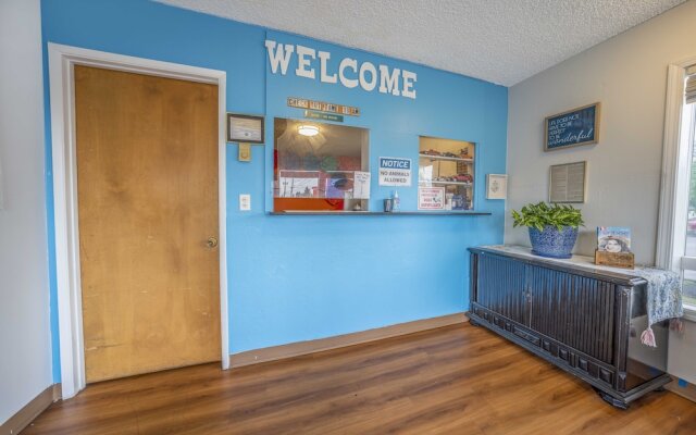 Royal Gateway Motel By OYO