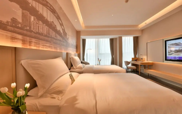 Mercure Yibin Port