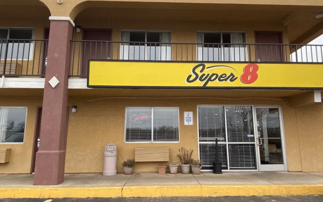 Super 8 Midwest City/East/Okc