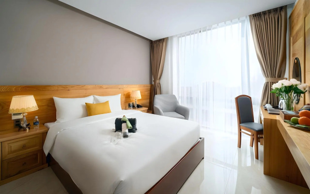 Sunny Ocean Hotel & Spa
