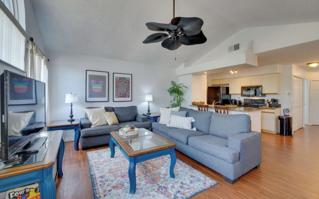 Kissimmee Condo: Community Pool, Close to Parks