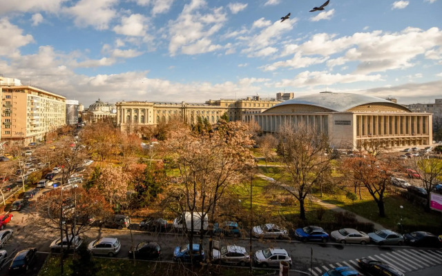 TROPICAL FEEL. 2BR Apt at Sala Palatului